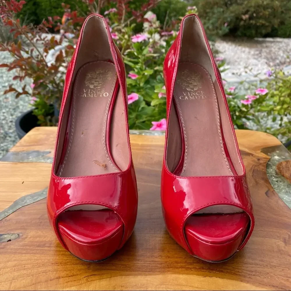 VINCE CAMUTO Red Patent Leather Platform Heels